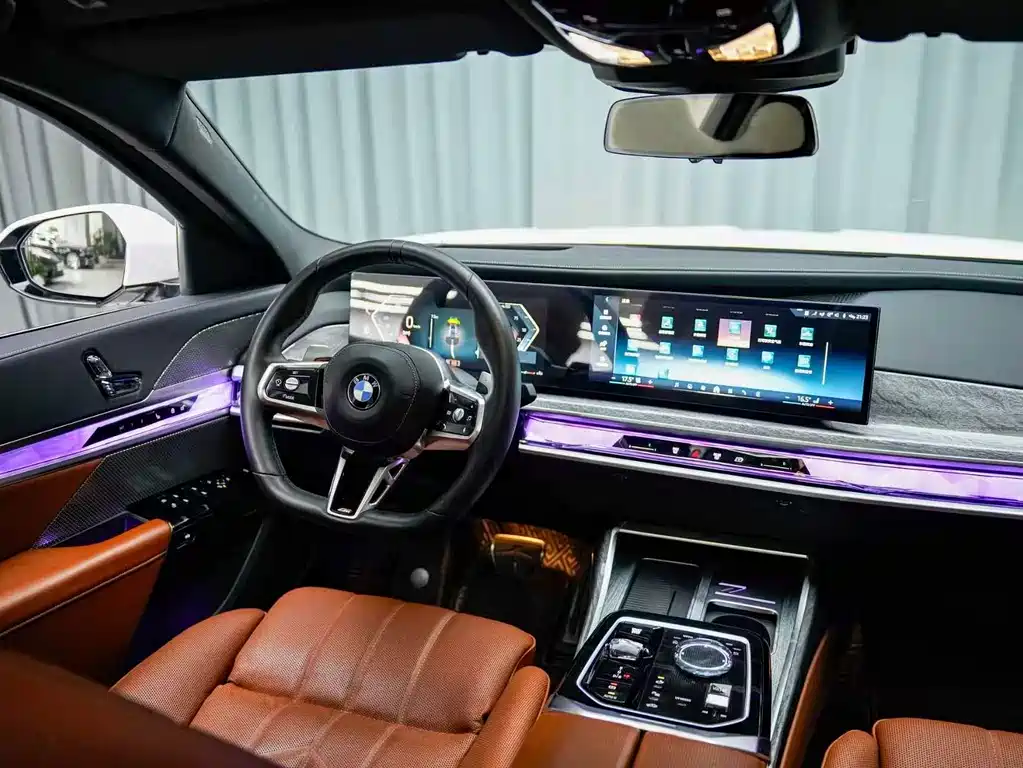 BMW 7 Series — фото 11