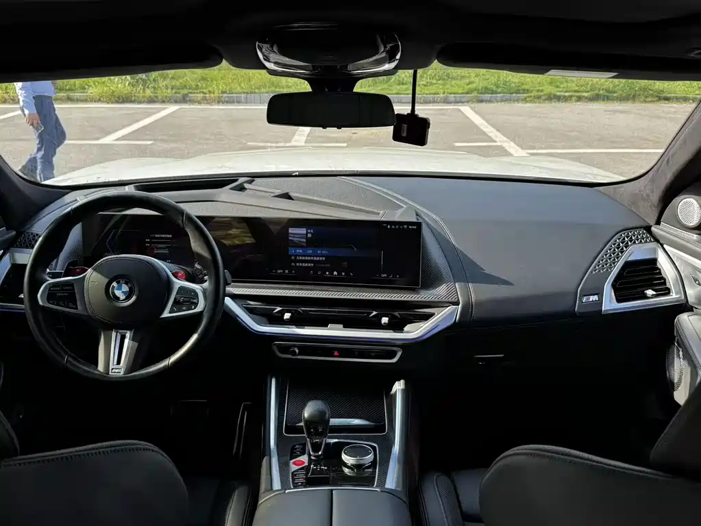 BMW XM — фото 12