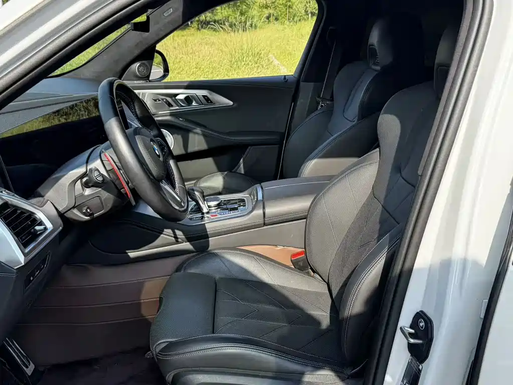 BMW XM — фото 9