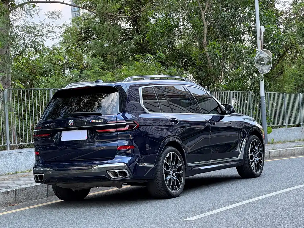 BMW X7 M60i — фото 3