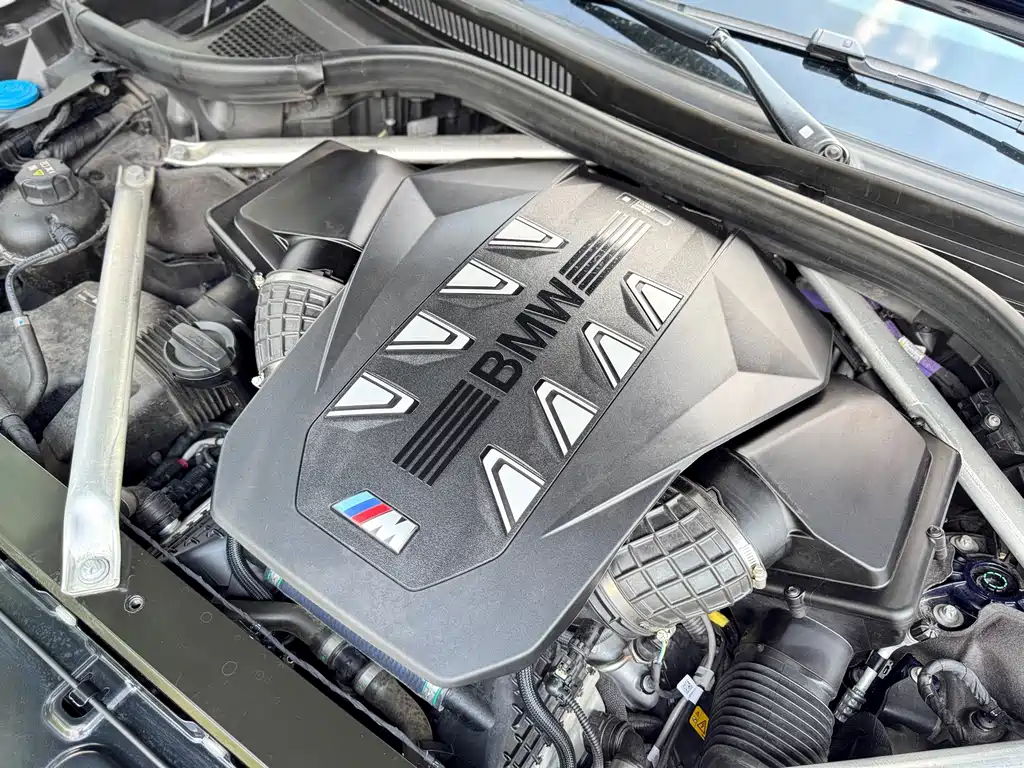 BMW X7 M60i — фото 23