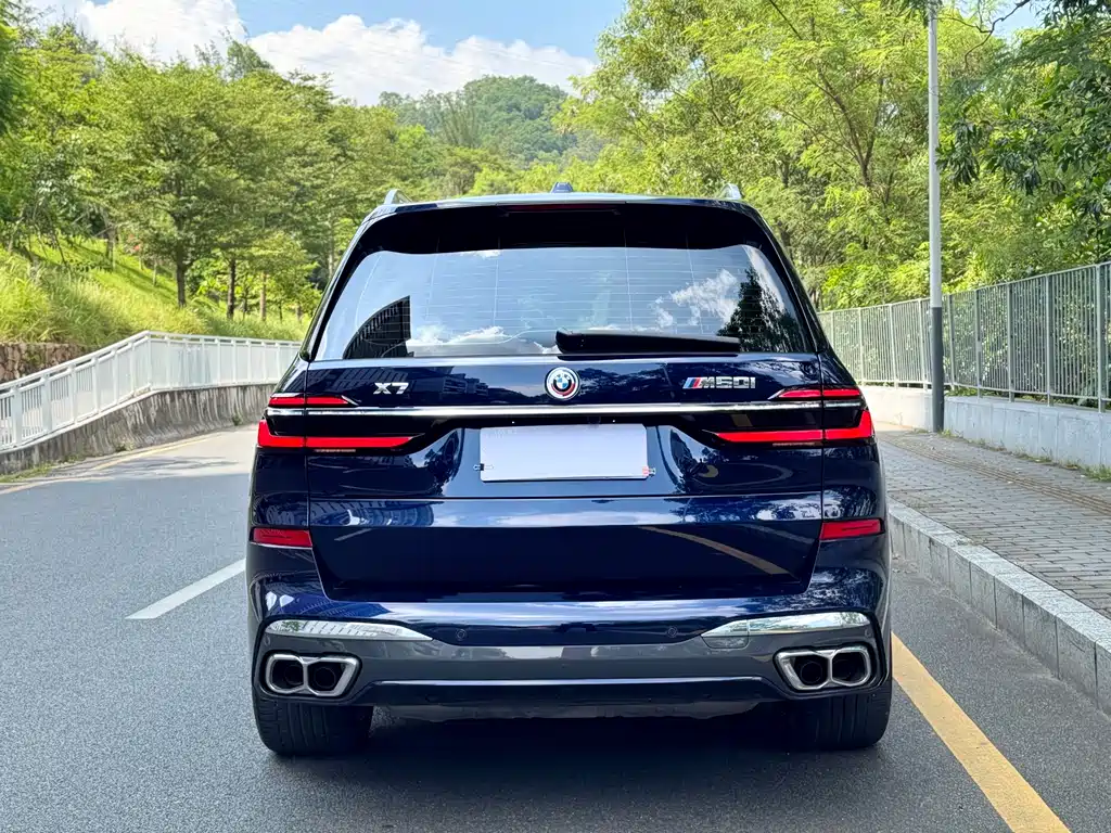 BMW X7 M60i — фото 5