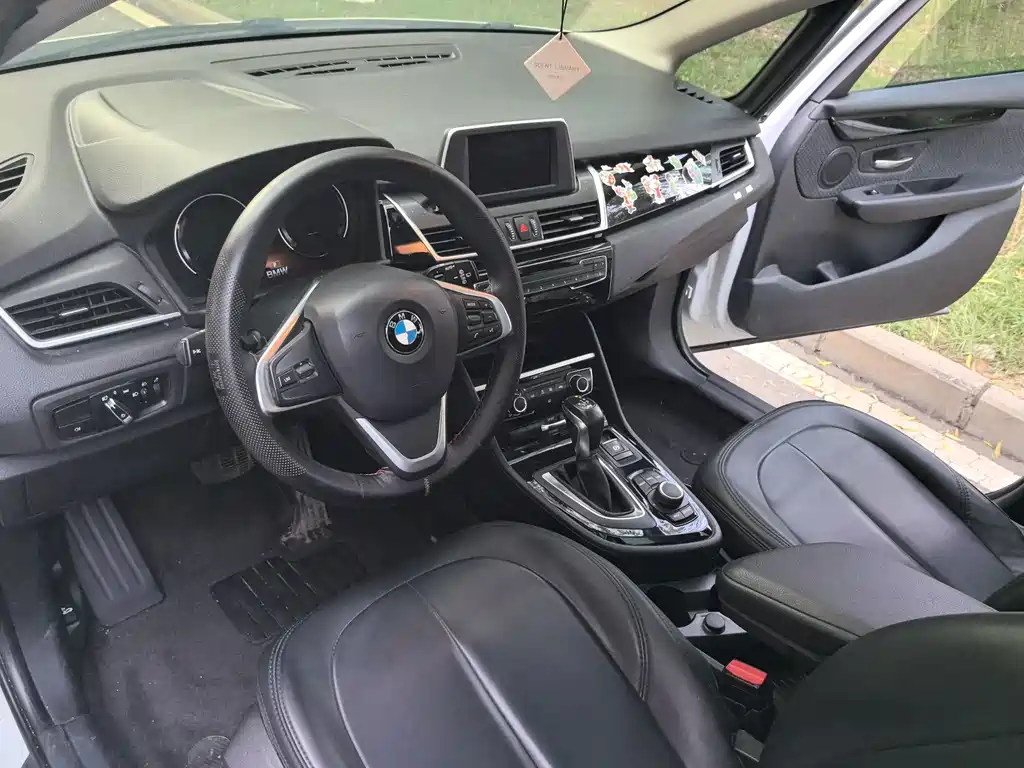 BMW 2 Series Active Tourer — фото 4