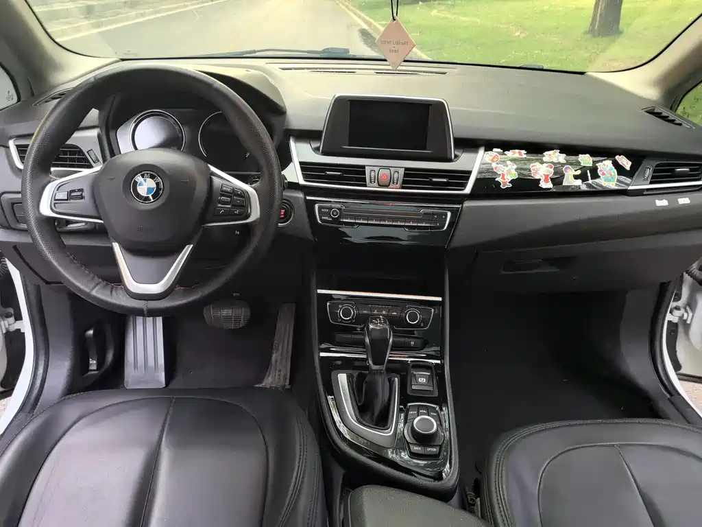 BMW 2 Series Active Tourer — фото 6