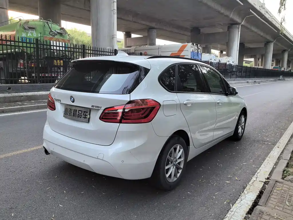 BMW 2 Series Active Tourer — фото 10