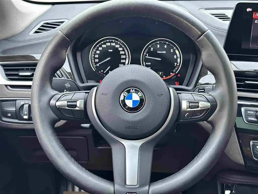 BMW X1 — фото 18