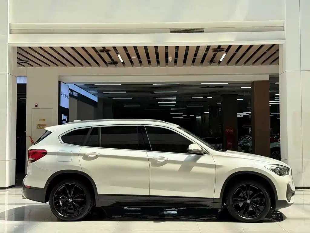 BMW X1 — фото 4
