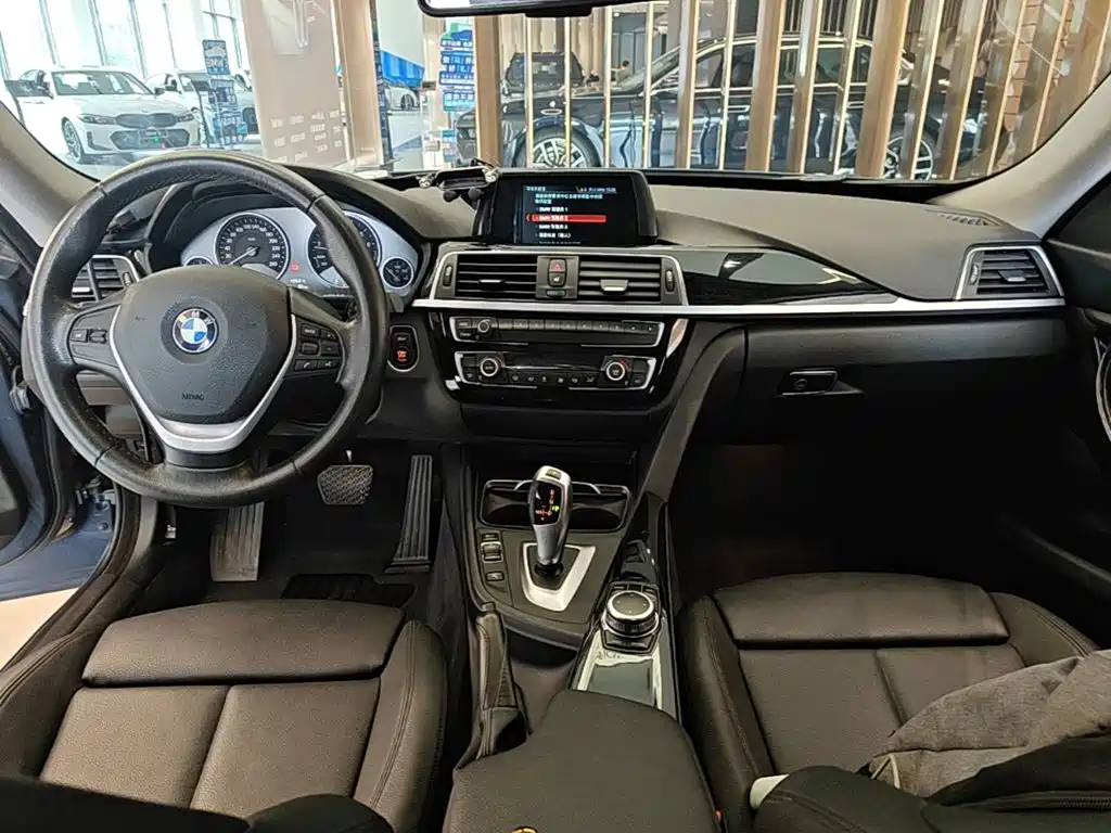 BMW 3 Series GT — фото 10