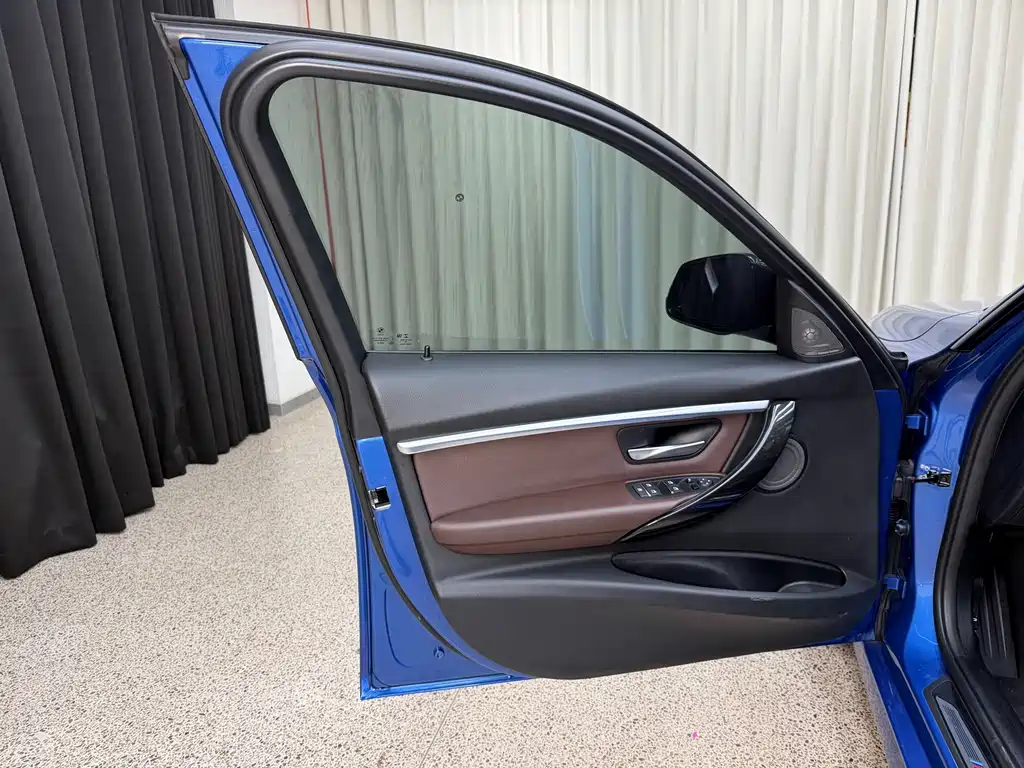 BMW 3 Series — фото 10