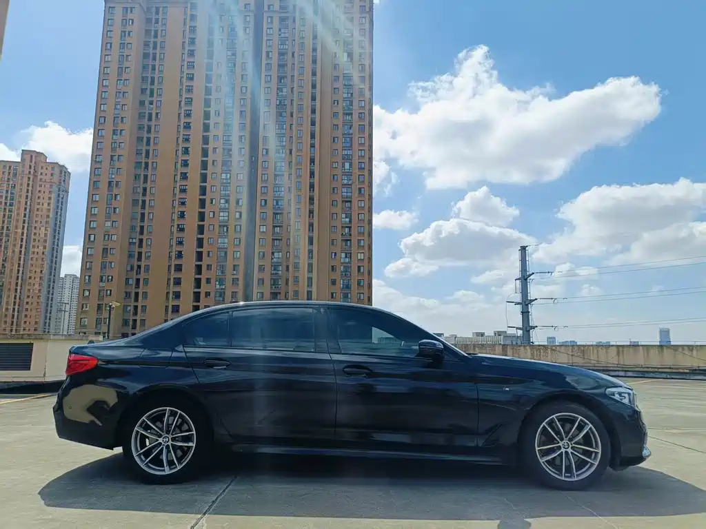 BMW 5 Series — фото 3