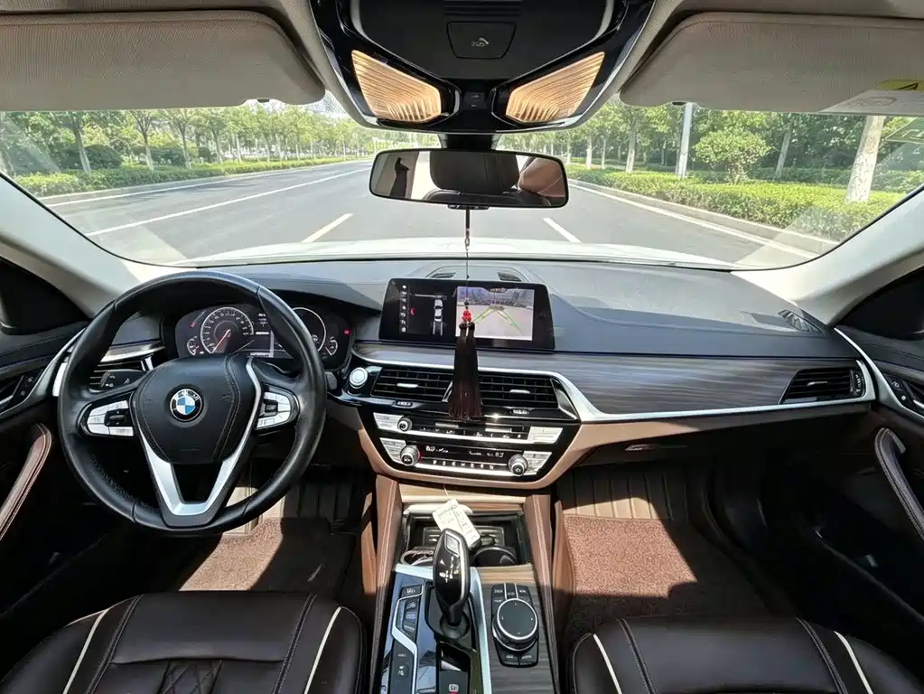 BMW 5 Series New Energy — фото 7