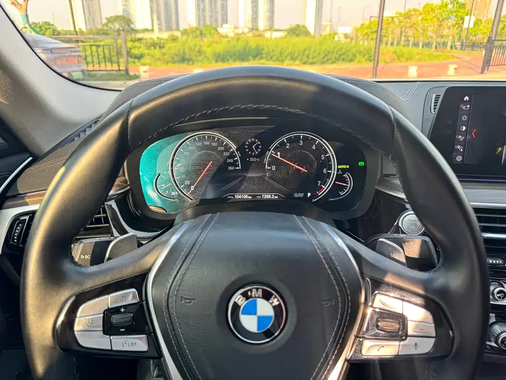 BMW 5 Series — фото 4