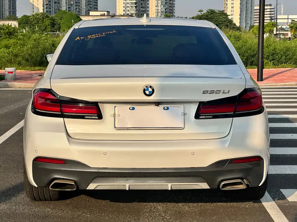 BMW 5 Series — фото 10