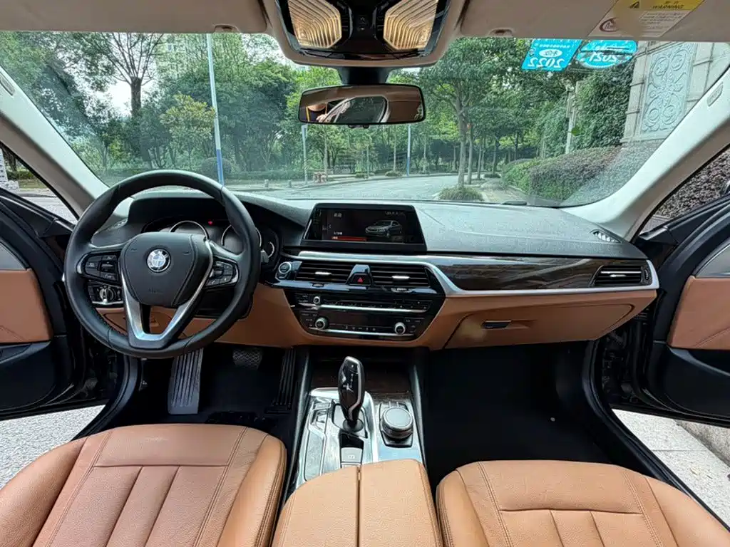 BMW 5 Series — фото 17