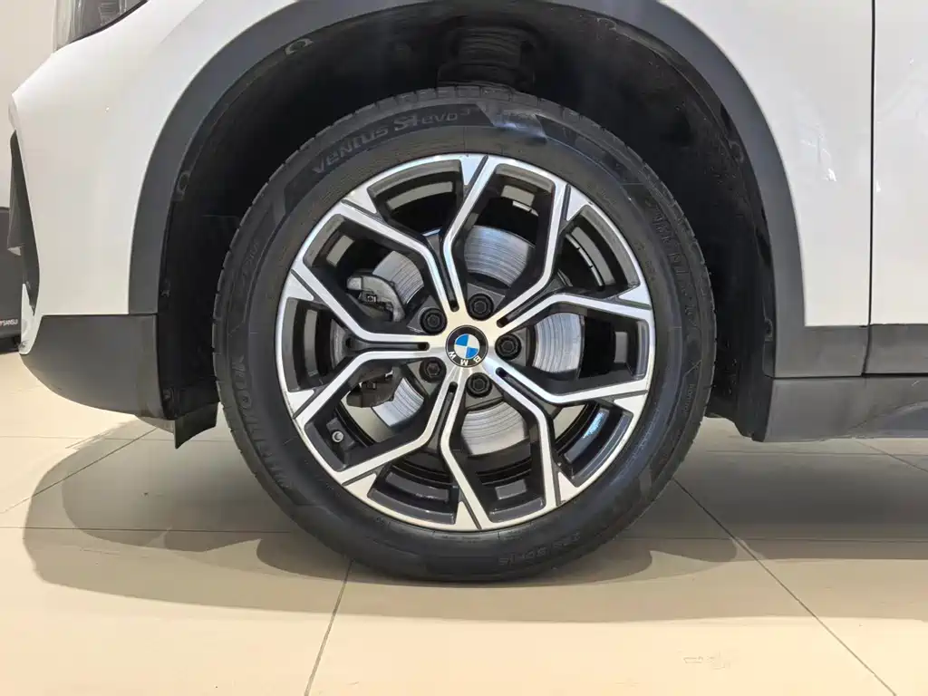 BMW X1 — фото 11