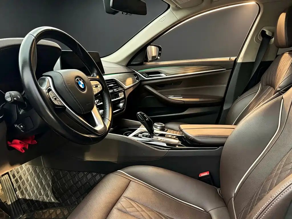 BMW 5 Series — фото 4