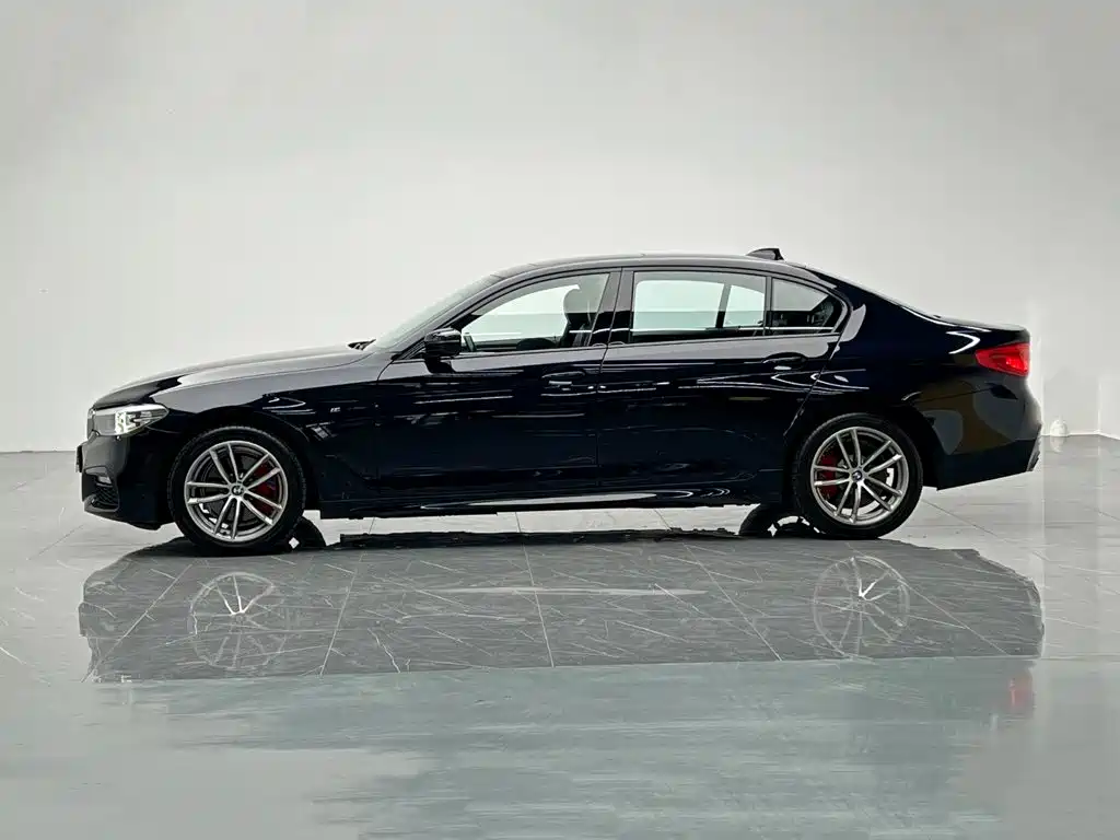 BMW 5 Series — фото 3