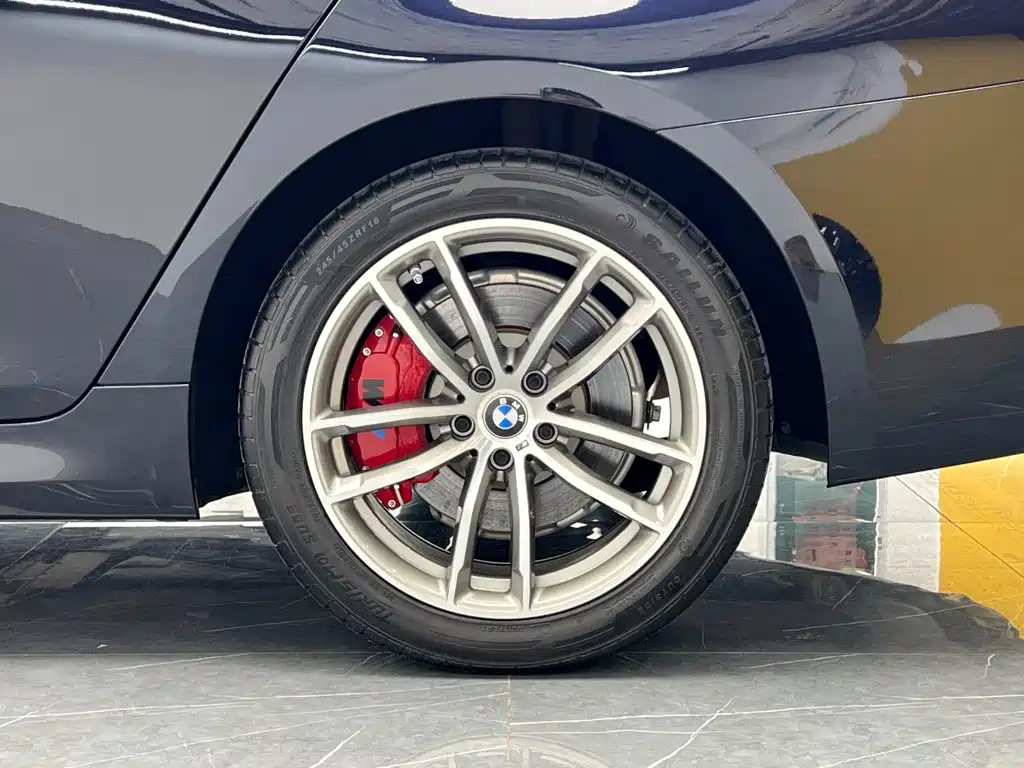 BMW 5 Series — фото 23