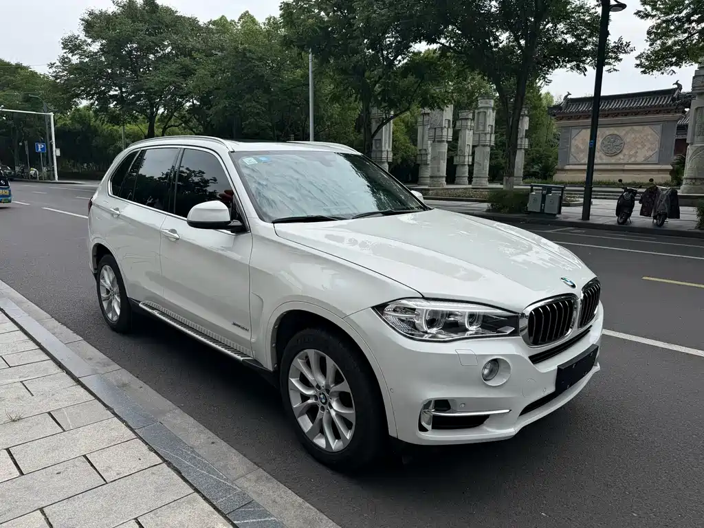 BMW X5 (Import) — фото 3