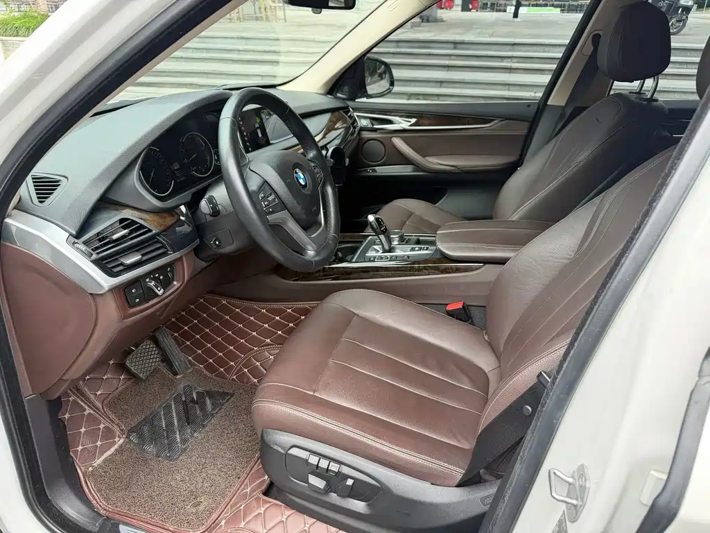 BMW X5 (Import) — фото 6