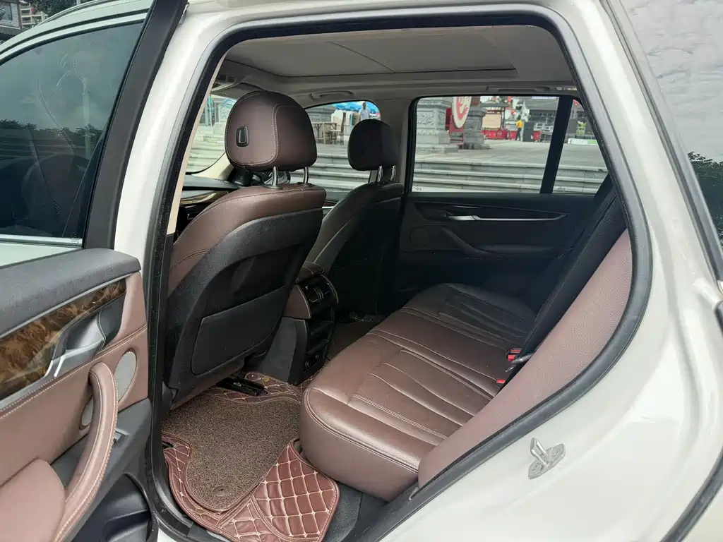 BMW X5 (Import) — фото 7