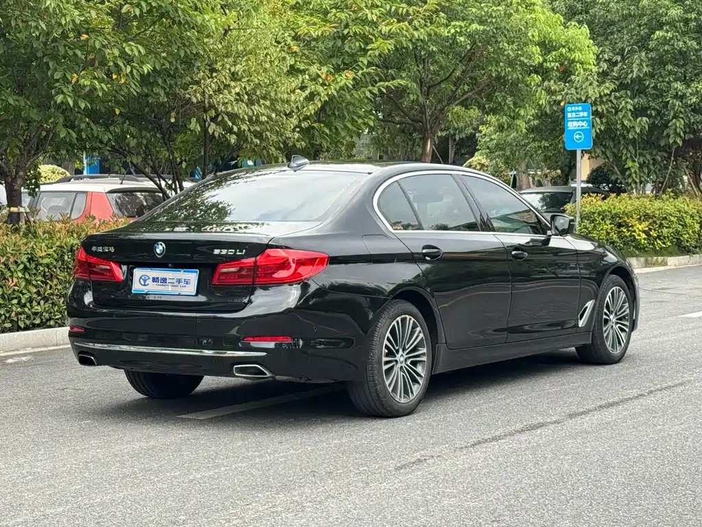 BMW 5 Series — фото 4