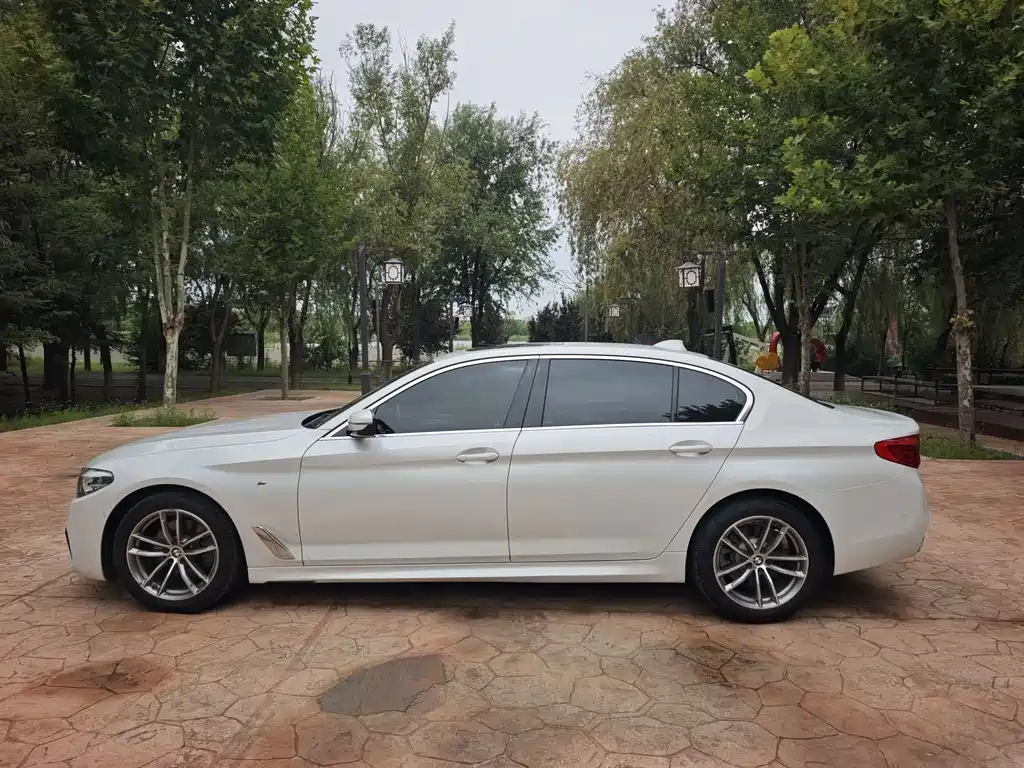BMW 5 Series — фото 2