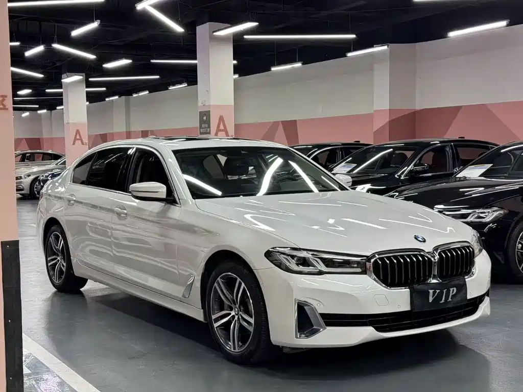BMW 5 Series — фото 2