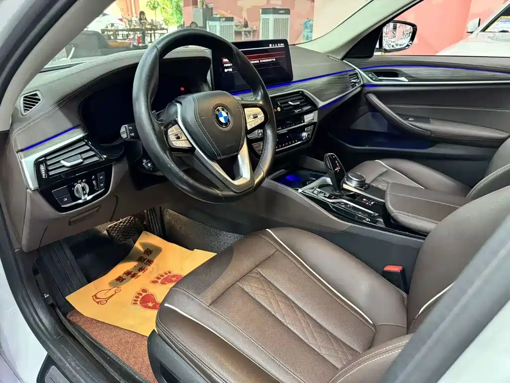 BMW 5 Series — фото 4