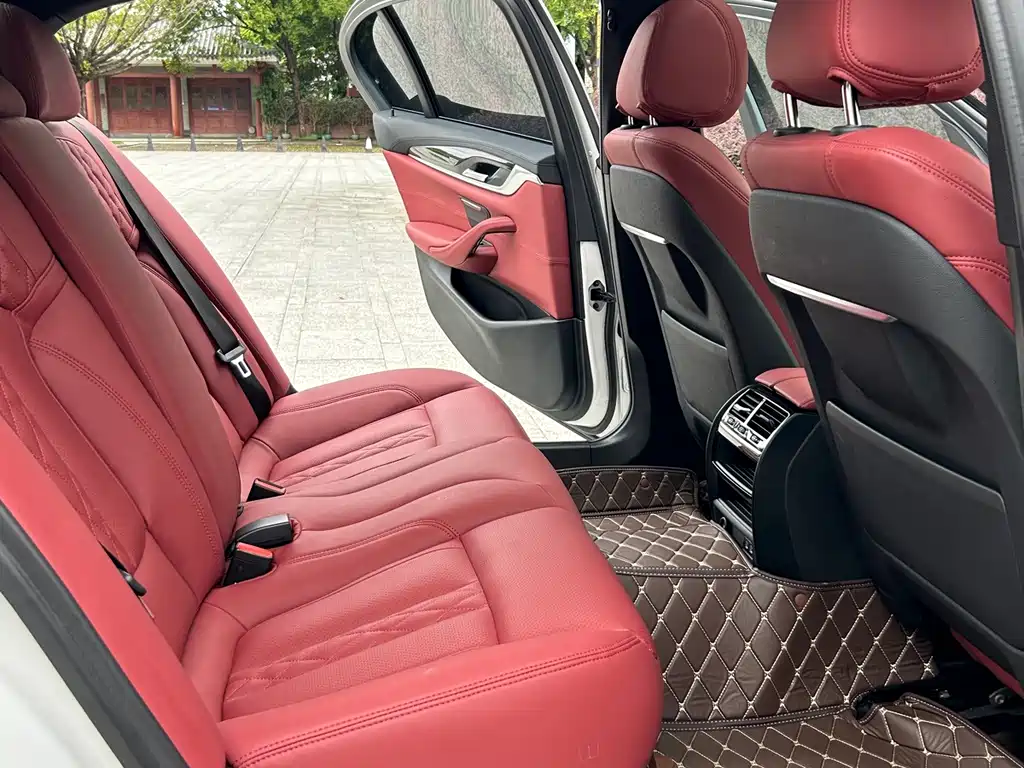BMW 5 Series — фото 17