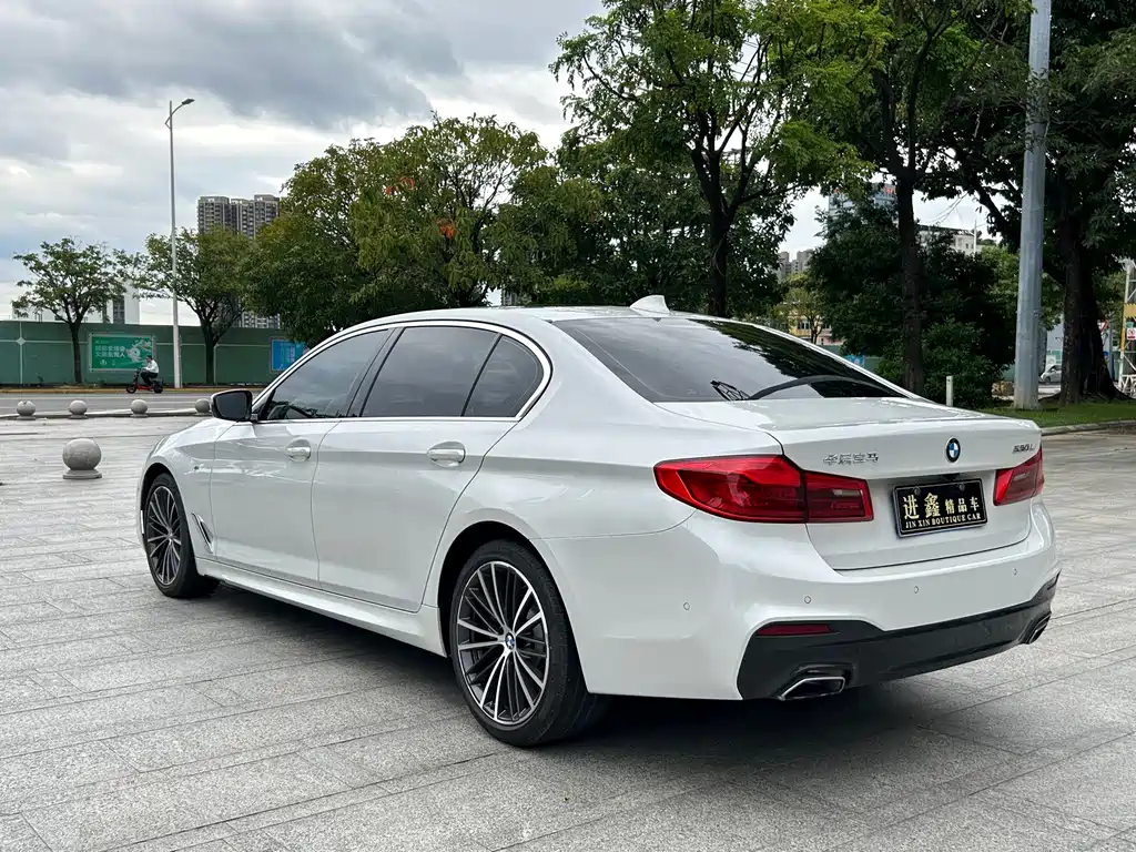 BMW 5 Series — фото 6