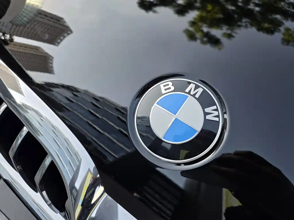BMW 5 Series — фото 19