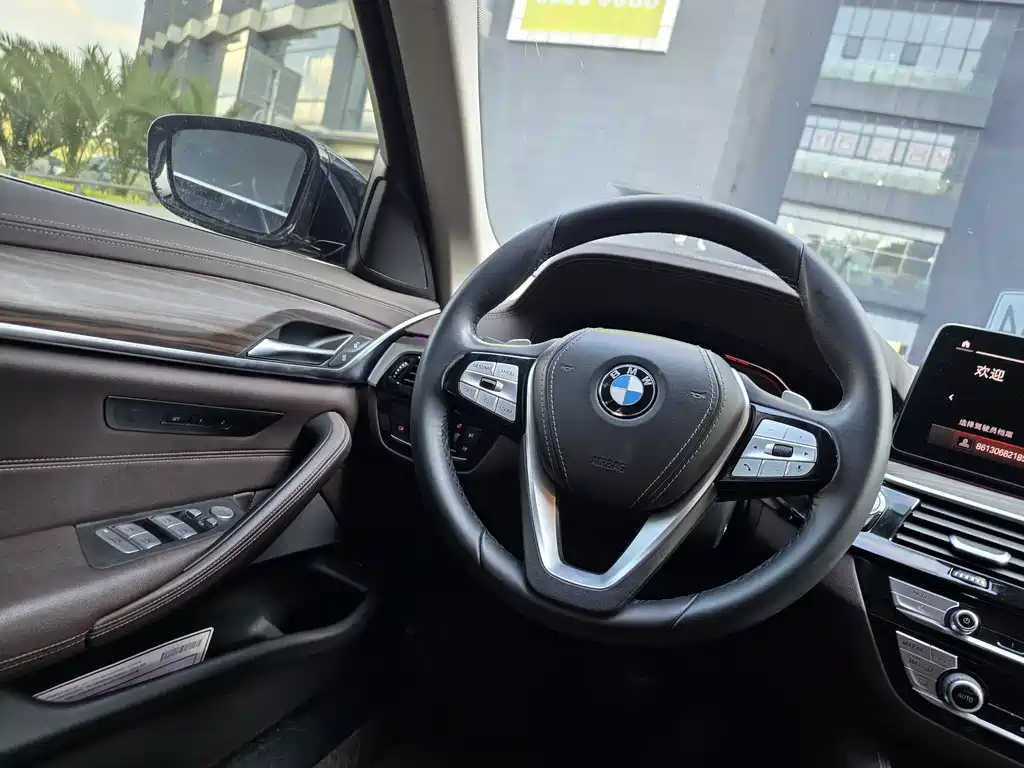 BMW 5 Series — фото 40