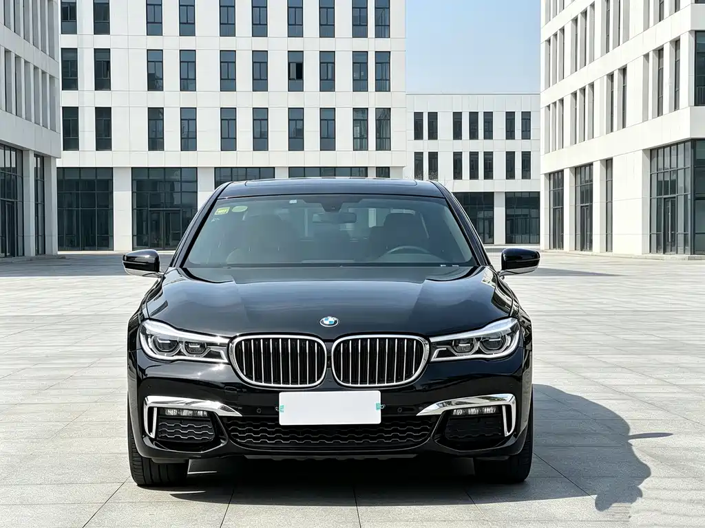 BMW 7 Series — фото 2