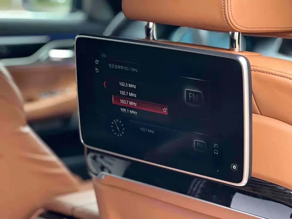 BMW 7 Series — фото 14