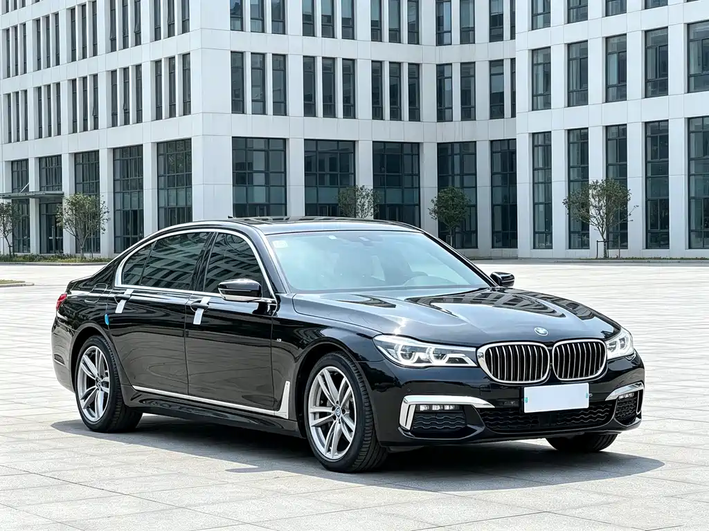 BMW 7 Series — фото 3