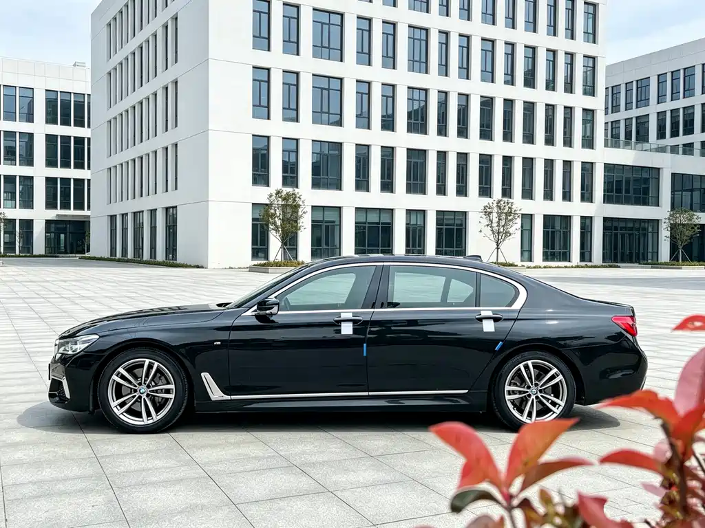 BMW 7 Series — фото 4