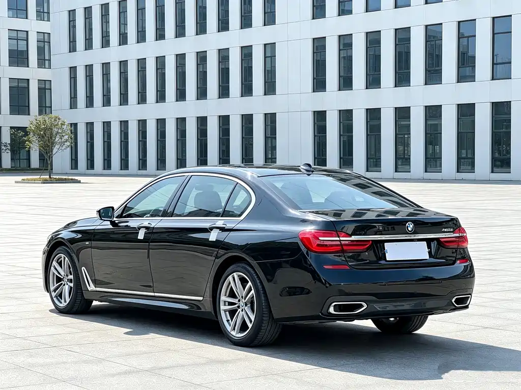 BMW 7 Series — фото 5