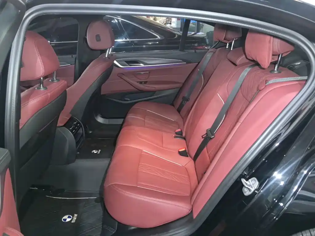 BMW 5 Series — фото 17