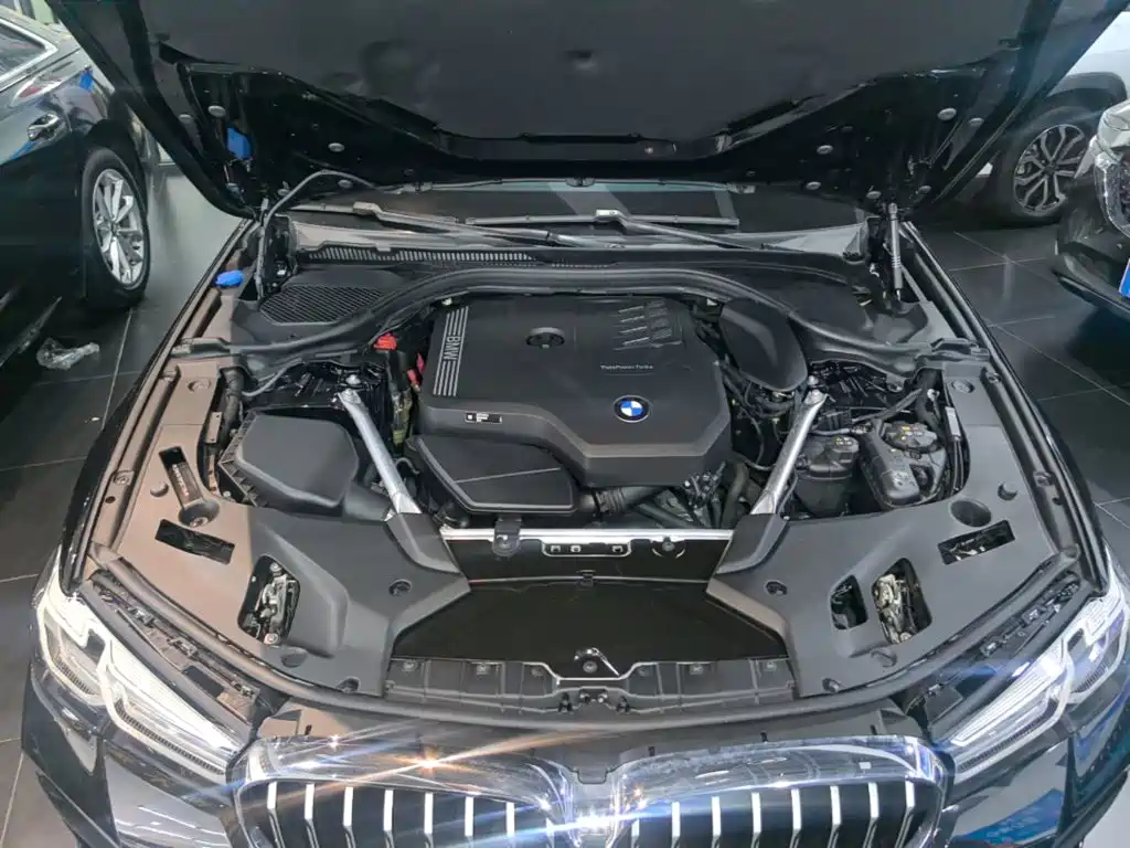 BMW 5 Series — фото 20