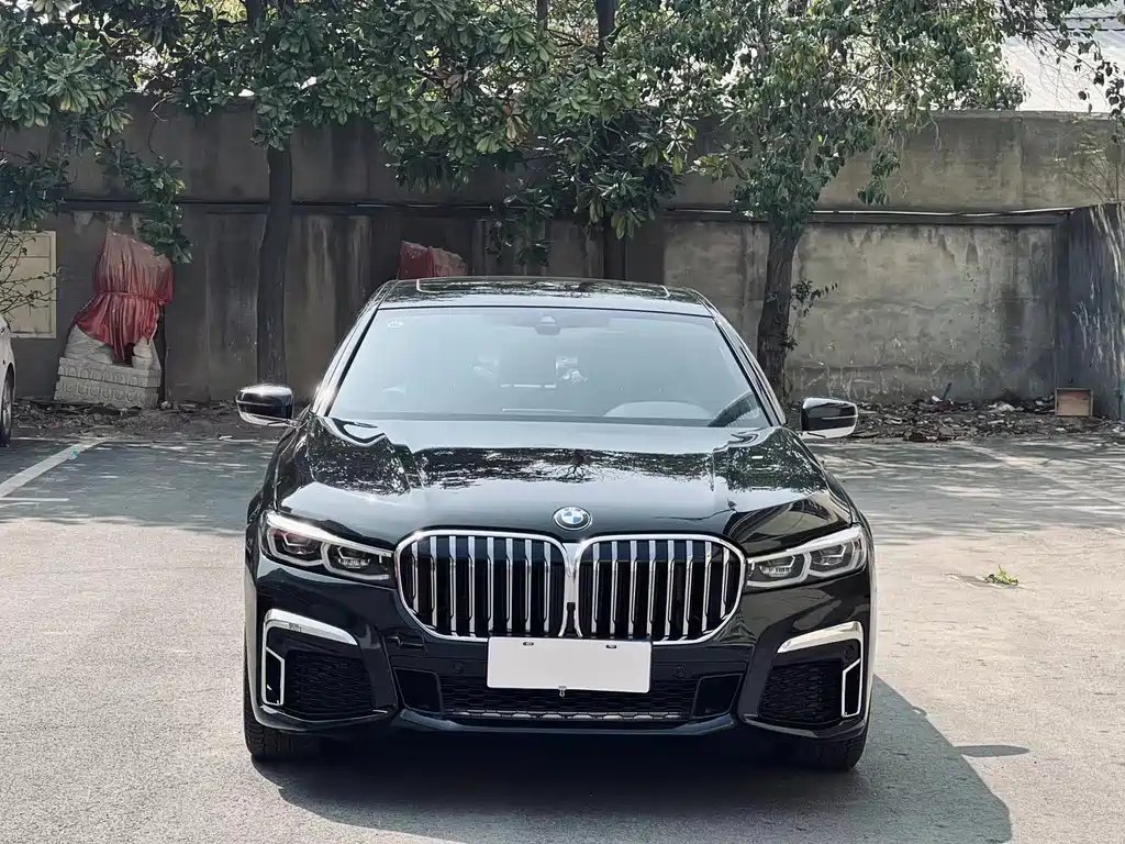 BMW 7 Series — фото 2