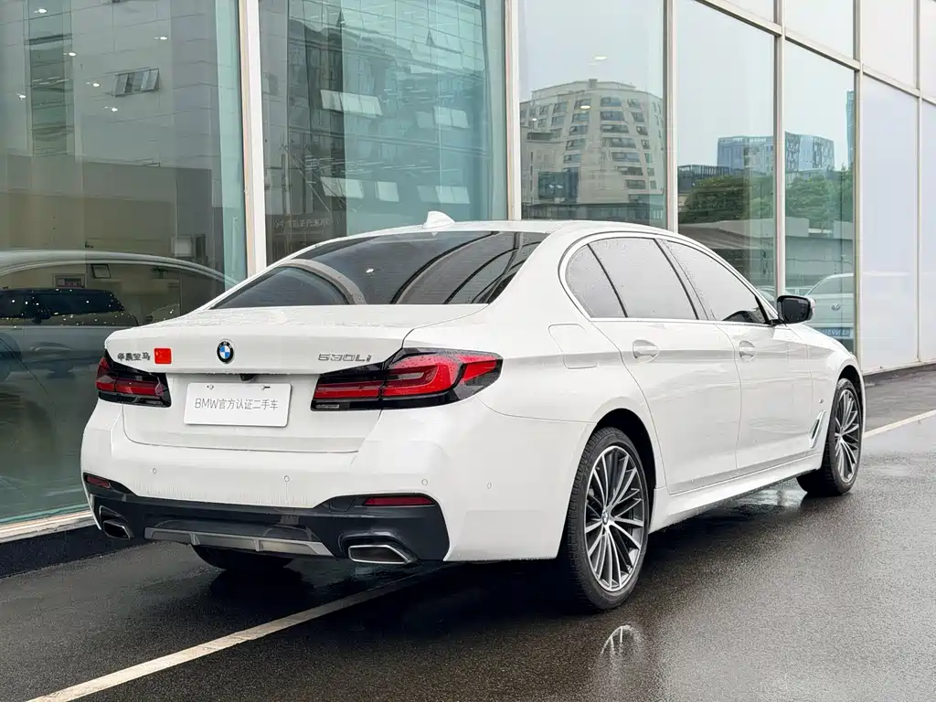 BMW 5 Series — фото 5