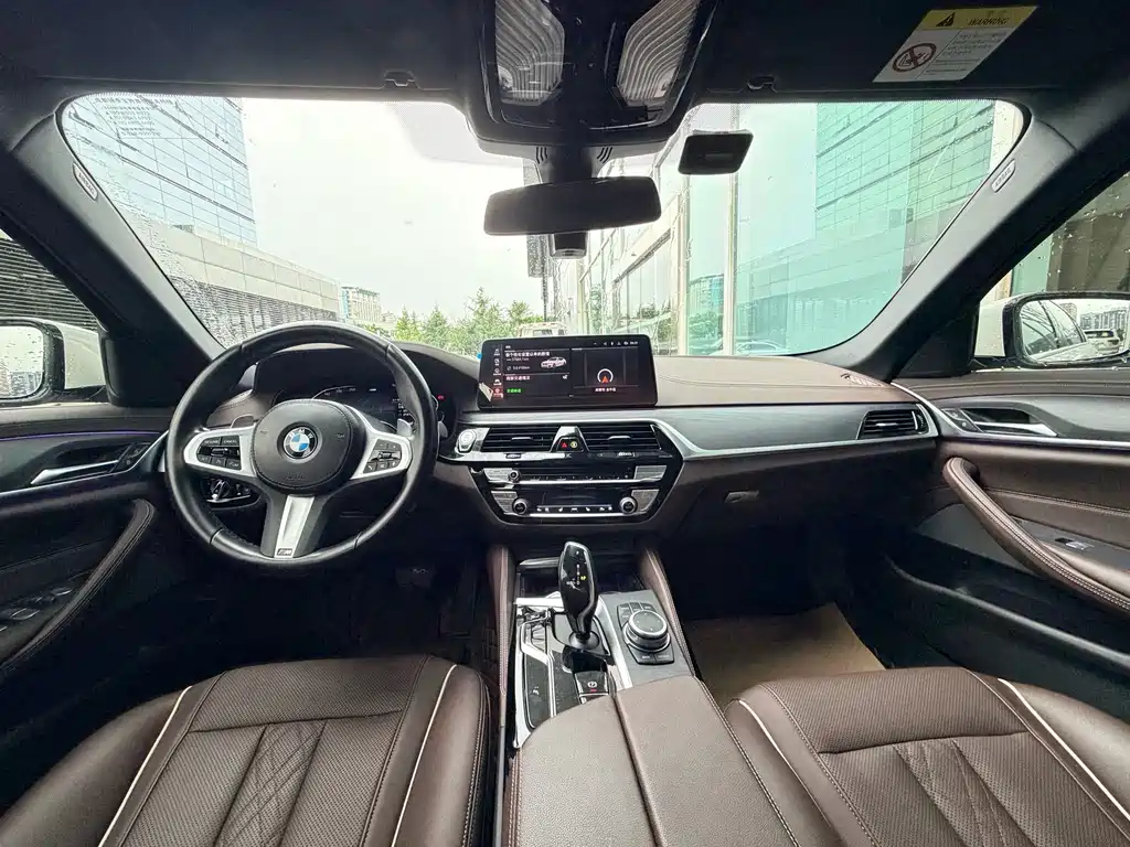 BMW 5 Series — фото 9