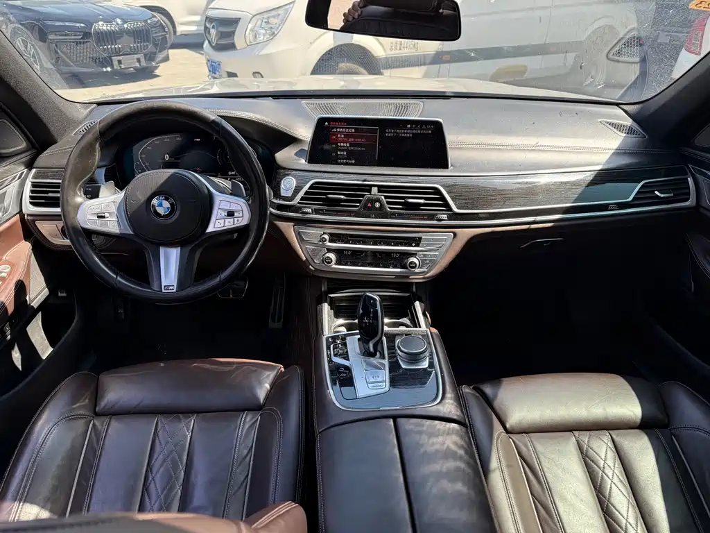BMW 7 Series — фото 4