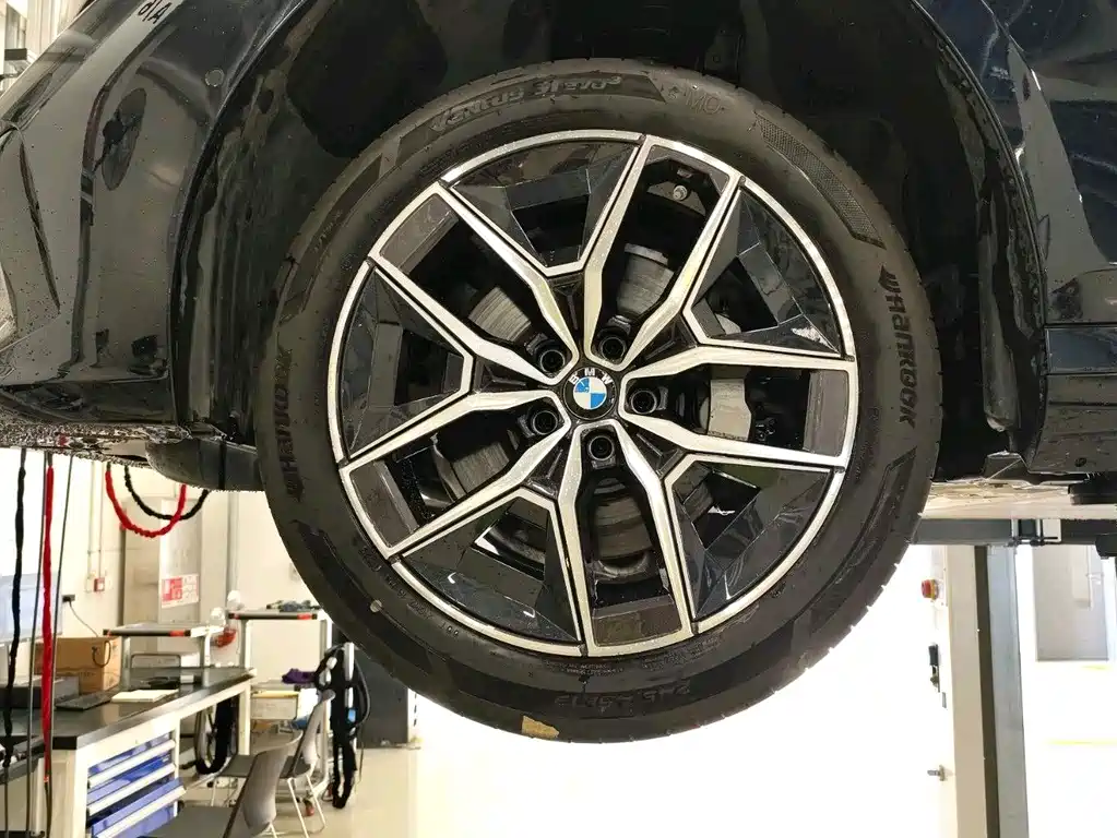 BMW i5 — фото 7