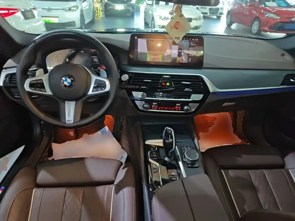 BMW 5 Series — фото 10
