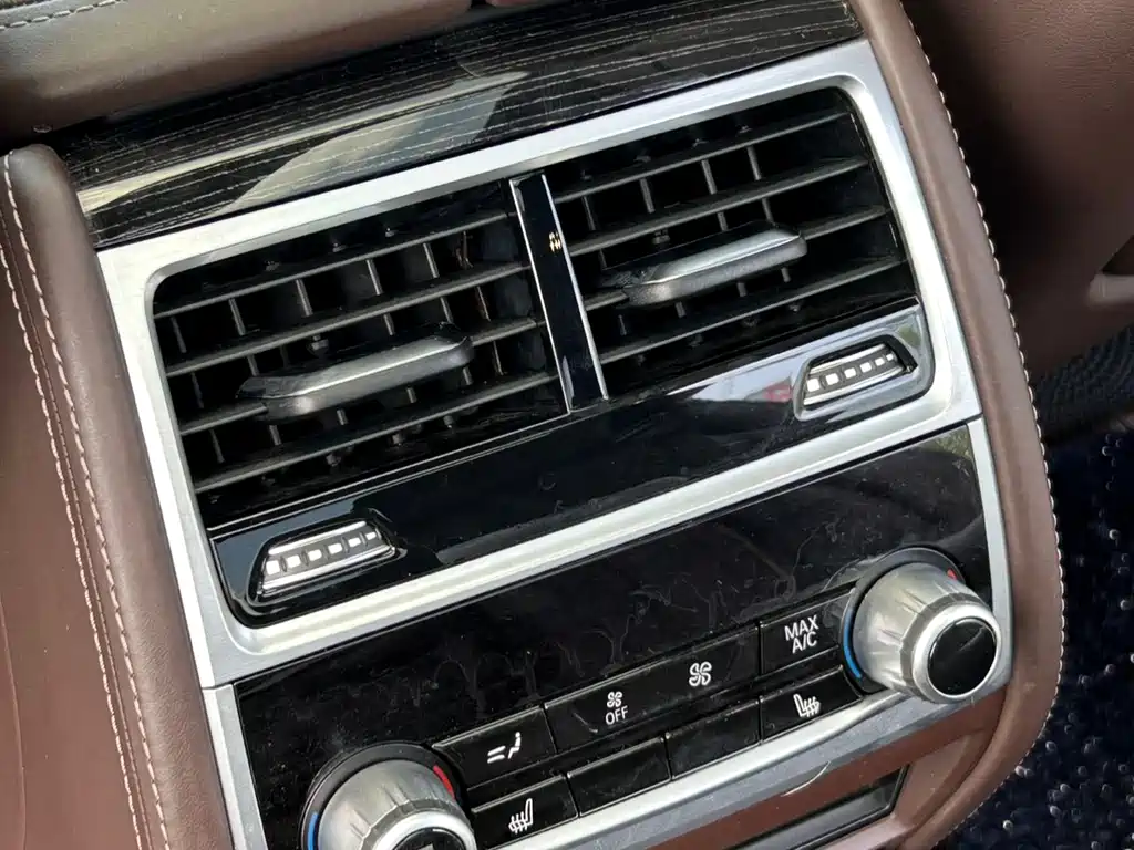 BMW 7 Series — фото 20
