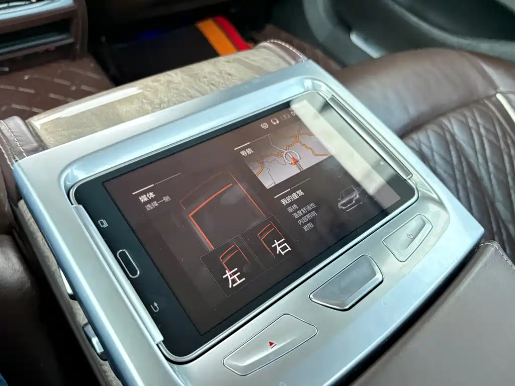 BMW 7 Series — фото 14