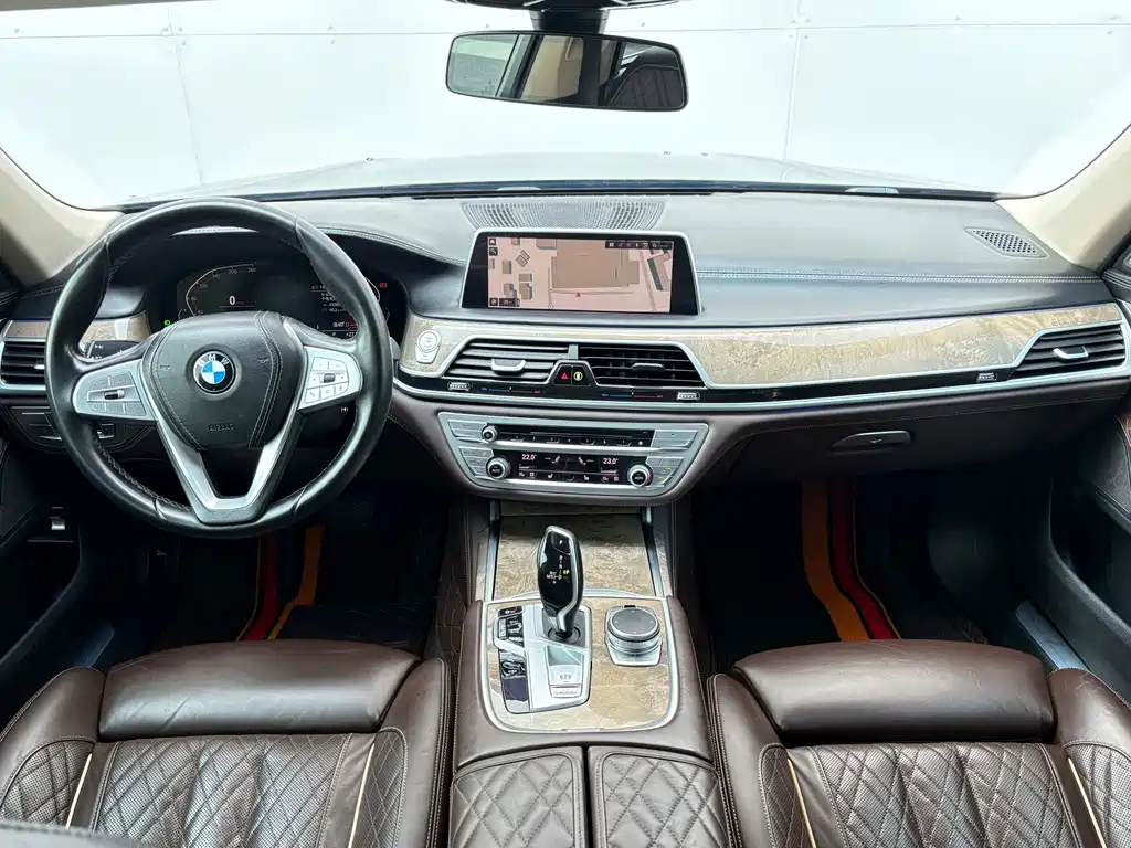 BMW 7 Series — фото 20