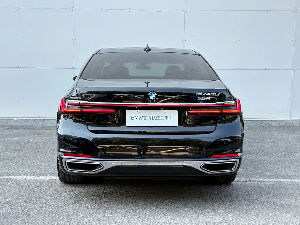 BMW 7 Series — фото 23